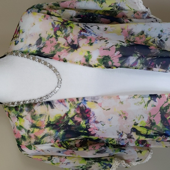 Chic Happens Floral Semi-Sheer Beach Swim Cover Up Medium - Picture 4 of 16